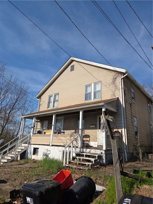 415 Sarah St, Aliquippa, PA, 15001-3530 | Card Image