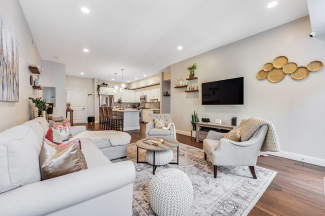 UNIT-311 - 170 W Broadway, Condo with 2 bedrooms, 2 bathrooms and null parking in Boston MA | Image 10