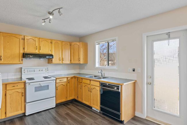 16 Hidden Valley Link Nw, Home with 3 bedrooms, 2 bathrooms and 2 parking in Calgary AB | Image 17