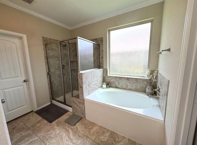 718 S Chamfer Way, House other with 4 bedrooms, 3 bathrooms and 3 parking in Crosby TX | Image 12
