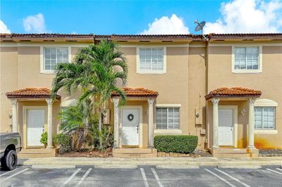 13769 Sw 170th Ter, Townhouse with 2 bedrooms, 2 bathrooms and null parking in Miami FL | Image 1