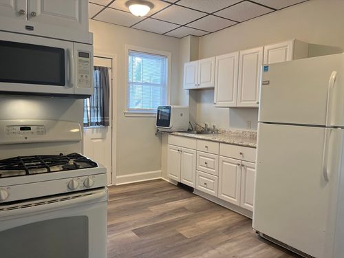 1f-3 Warren St, Danvers, MA, 01923 | Card Image