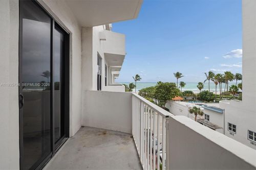 403-4301 Collins Ave, Miami Beach, FL, 33140-3242 | Card Image