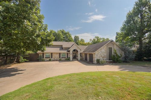 6108 Oak Tree Road, Edmond, OK, 73025 | Card Image