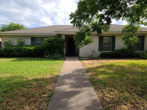 3218 Canyon Creek Dr, San Angelo, TX, 76904-6916 | Card Image