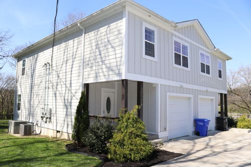 721 Poplar St, Columbia, TN, 38401-2348 | Card Image