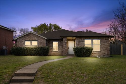 702 Lowe Dr, Cedar Hill, TX, 75104-9140 | Card Image