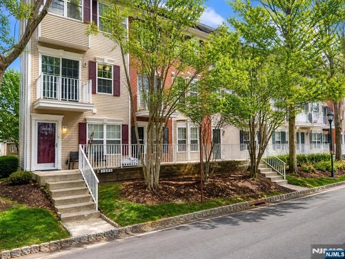 2009 Beatrice Ct, Mahwah, NJ, 07430-1390 | Card Image