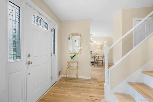 10 Lundy Ln, Larchmont, NY, 10538-2528 | Card Image