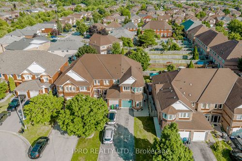 6975 Glory Crt, Mississauga, ON, L5N7E2 | Card Image