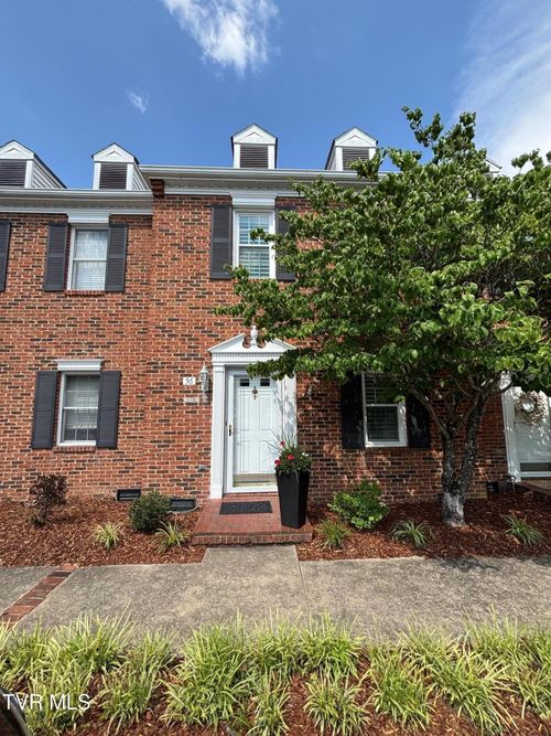 l56-400 Sunset Dr, Johnson City, TN, 37604-2469 | Card Image