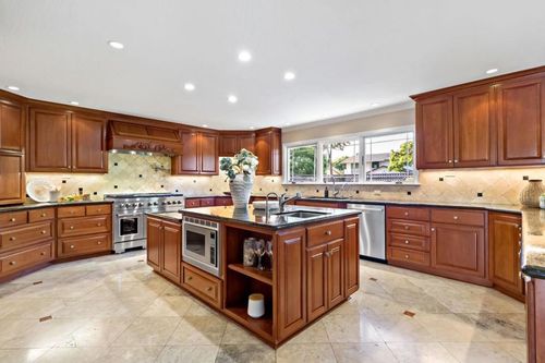 945 Reed Ave, Sunnyvale, CA, 94086-6734 | Card Image