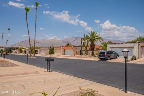 4243 N Limberlost Cir, Tucson, AZ, 85705-1669 | Card Image