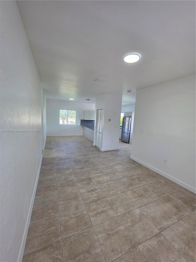 10233 Sw 176 Th St, Home with 3 bedrooms, 2 bathrooms and null parking in Miami FL | Image 11