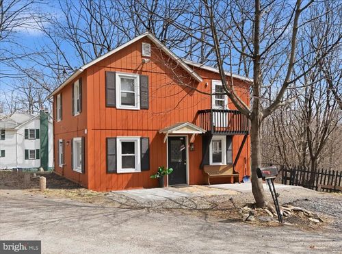 22 Quay Ave, Mount Pocono, PA, 18344-1629 | Card Image