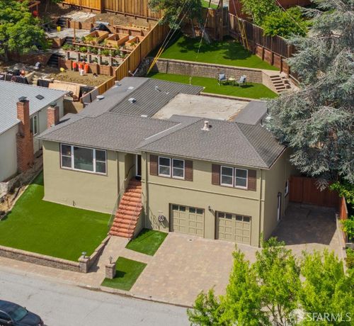 124 Vine St, San Carlos, CA, 94070-2008 | Card Image