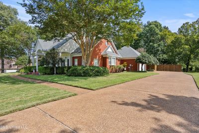 Side Garage/driveway | Image 3