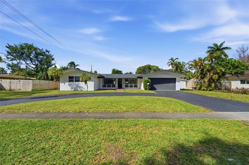 861 N Bel Air Dr, Plantation, FL, 33317-1203 | Card Image