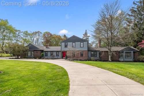 3937 Englewood Ct, West Bloomfield, MI, 48323-1814 | Card Image