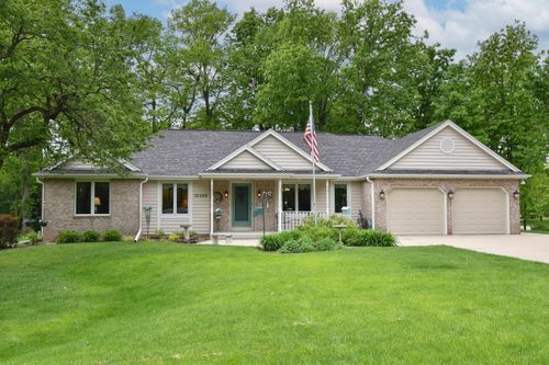 15365 W Lincoln Ave, New Berlin, WI, 53151-1912 | Card Image