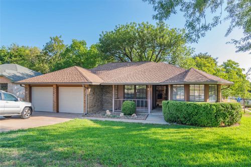 2200 Maple Hollow Trl, Austin, TX, 78728-5418 | Card Image