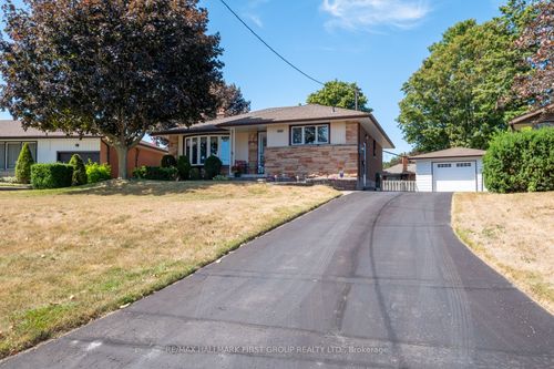 64 Gatineau St, Oshawa, ON, L1H7G3 | Card Image