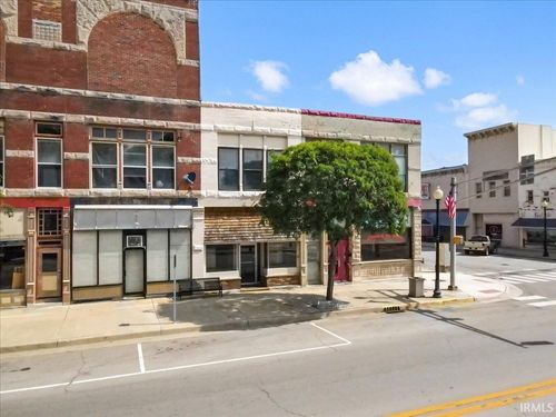102 W Washington St, Winchester, IN, 47394-1829 | Card Image