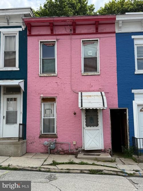 246 N 12th St, POTTSVILLE, PA, 17901-2243 | Card Image