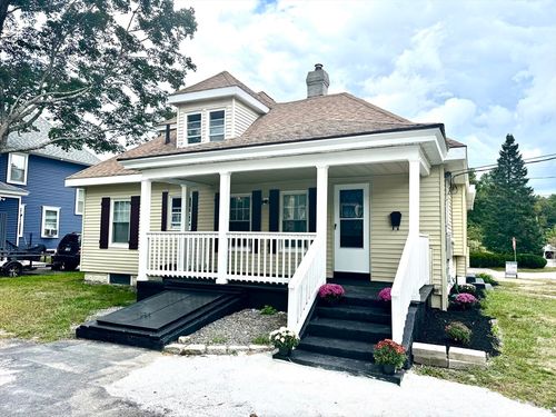 23 Oak St, Derry, NH, 03038-2111 | Card Image