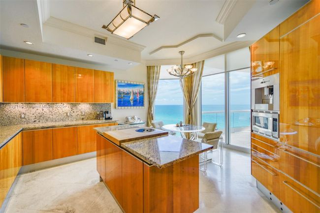 APT-1104 - 16051 Collins Ave, Condo with 4 bedrooms, 7 bathrooms and null parking in Sunny Isles Beach FL | Image 11