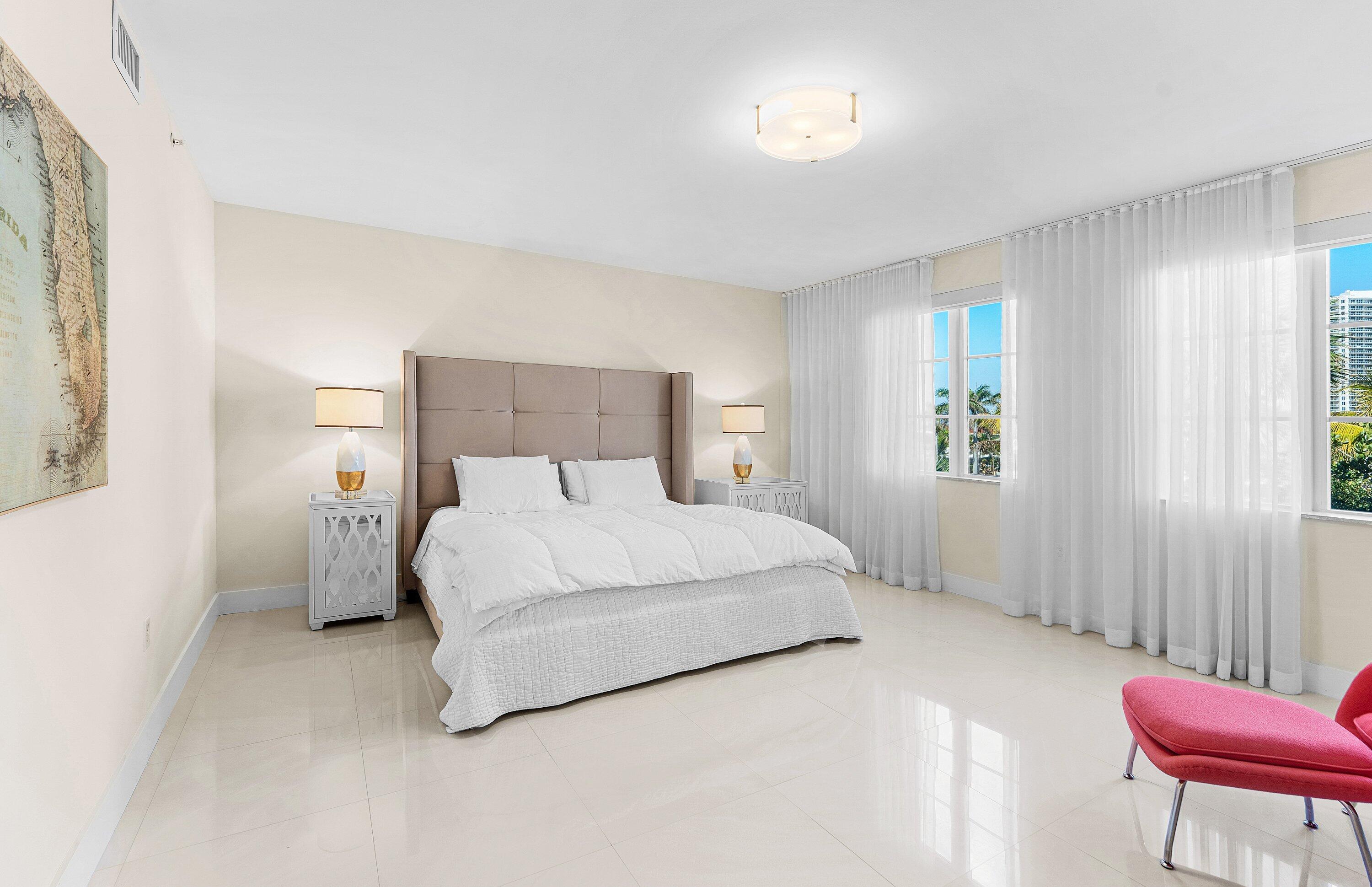 Residential in Palm Beach Shores 4