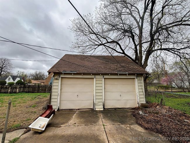 1924 W Owen K Garriott Rd, House other with 3 bedrooms, 1 bathrooms and null parking in Enid OK | Image 5