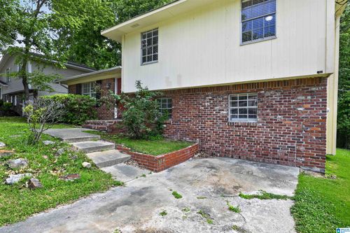 121 Redstone Dr, BIRMINGHAM, AL, 35215-7115 | Card Image