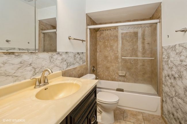 192 E Schubert Ave, Home with 3 bedrooms, 2 bathrooms and null parking in GLENDALE HEIGHTS IL | Image 8