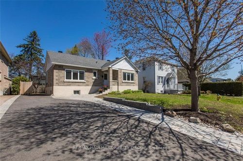 315 Summit Ave, Ottawa, ON, K1H5Z7 | Card Image
