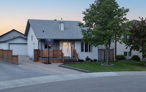 181 Waniandy Way, Fort Mcmurray, AB, T9H5L8 | Card Image