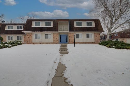 c-7203 Old Sauk Rd, Madison, WI, 53717-1258 | Card Image