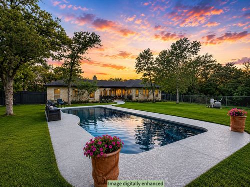 368 Woodlands Dr, Bastrop, TX, 78602-3131 | Card Image
