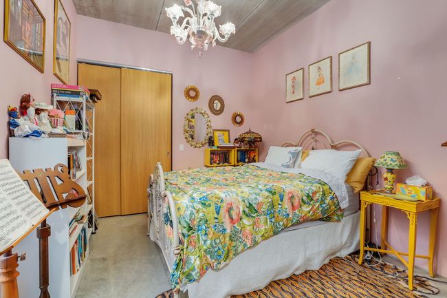 UNIT-2S - 2041 W Roscoe St, Condo with 3 bedrooms, 2 bathrooms and 1 parking in CHICAGO IL | Image 23