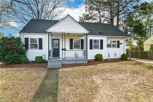 15 Chowan Dr, Portsmouth, VA, 23701-2413 | Card Image