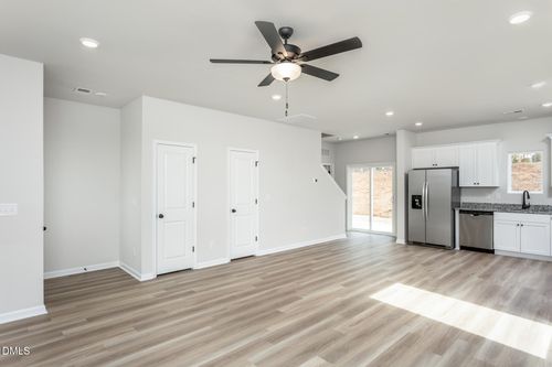 18 Neuse Hollow Ct, Clayton, NC, 27527-6136 | Card Image
