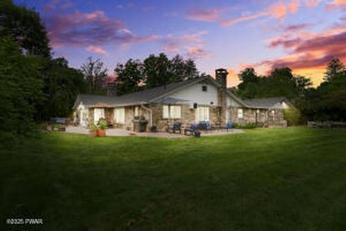 312 E Ann St, Milford, PA, 18337-1341 | Card Image
