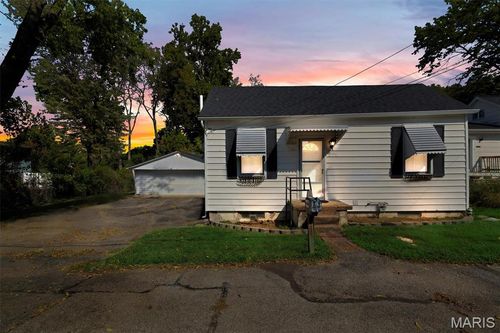 5309 Staely Ave, Affton, MO, 63123-3649 | Card Image