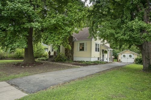 1559 S Fremont Ave, Springfield, MO, 65804-1107 | Card Image