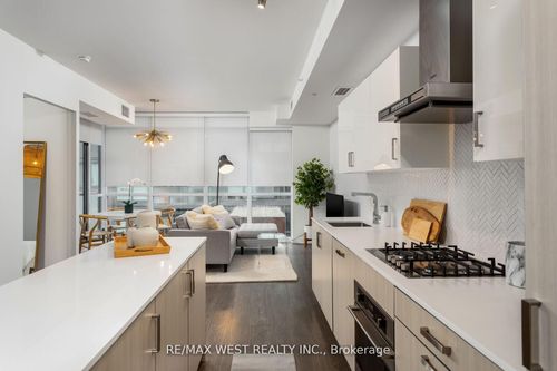 603-36 Howard Park Avenue, Toronto, ON, M6R0A5 | Card Image