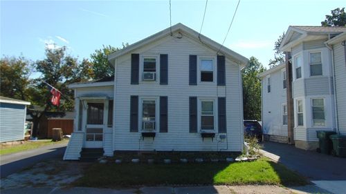 124 E Williams St, Waterloo, NY, 13165-1413 | Card Image