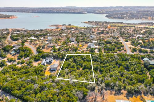 918 Debco Ln, Spicewood, TX, 78669-6627 | Card Image
