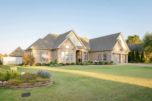 282 Plantation Springs Dr, Florence, AL, 35630-8920 | Card Image