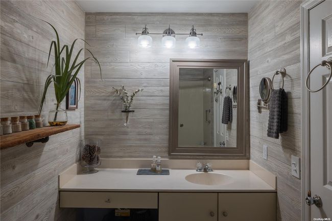 En-suite Bathroom | Image 7
