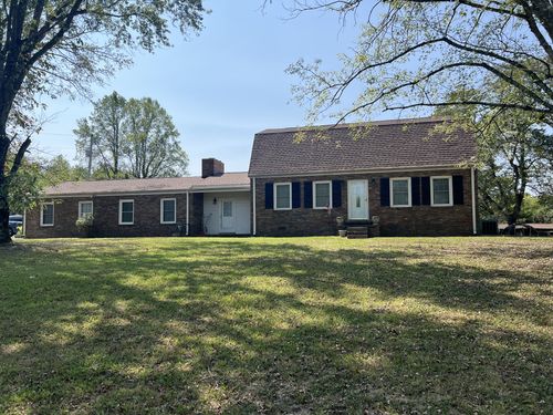 990 E Piney Rd, Dickson, TN, 37055-3952 | Card Image